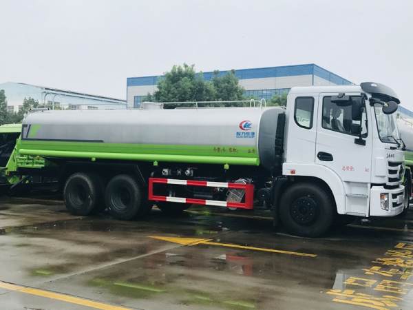 東風(fēng)錦程18噸灑水車，后八輪灑水車價(jià)格