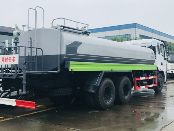 東風(fēng)錦程18噸灑水車，后八輪灑水車價(jià)格