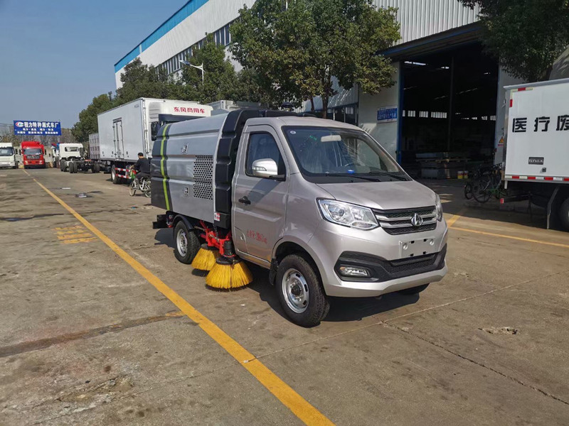 長(zhǎng)安小型掃路車（0.5方水罐，1.5方塵罐）