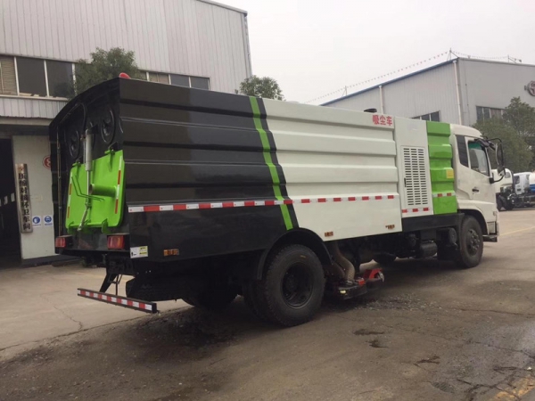 東風(fēng)天錦吸塵車(chē)（2方水罐7方塵罐）