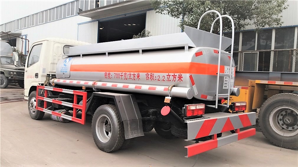 2.5方東風(fēng)小多利卡加油車