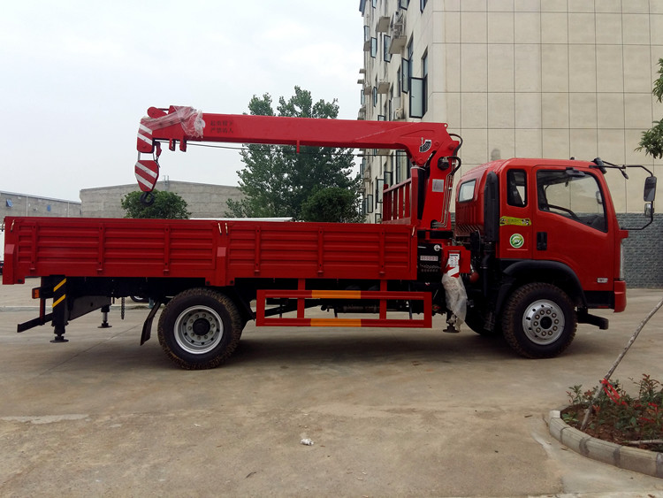 大運(yùn)隨車吊黃牌6.3噸