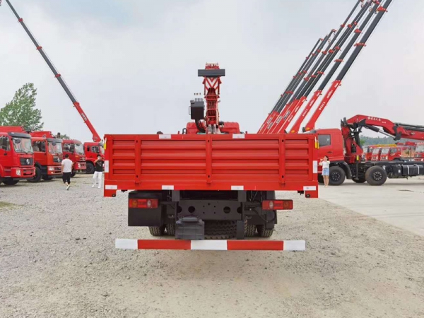 東風(fēng)D3L后雙橋12噸隨車吊