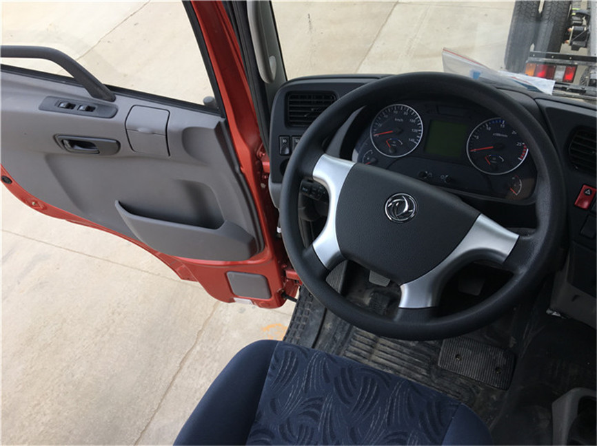 東風天龍前四后八高頂 9.6米冷藏車