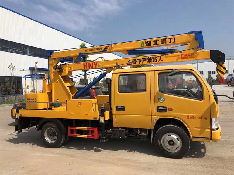 東風(fēng)雙排12米藍(lán)牌高空作業(yè)車