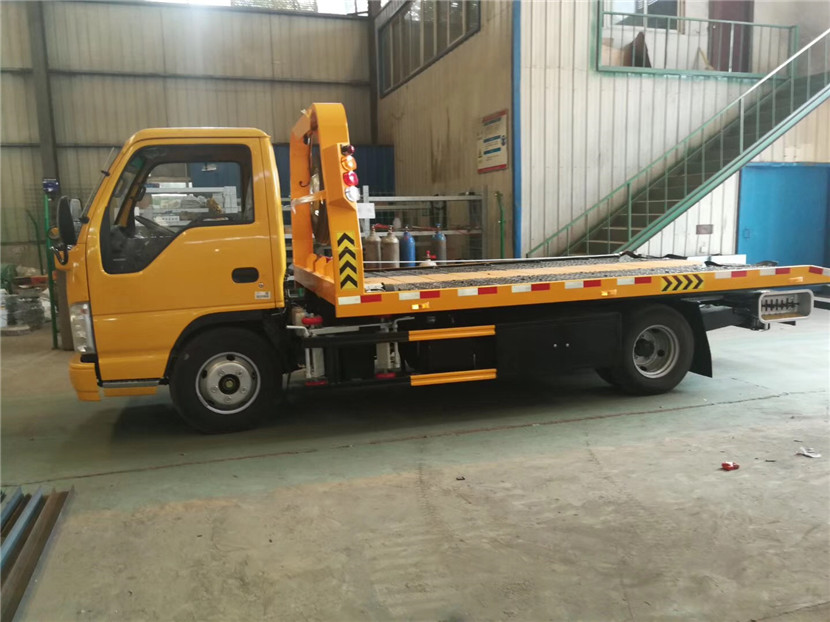 五十鈴藍(lán)牌清障車(chē)一拖二