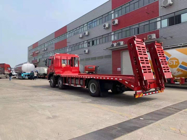 【國(guó)六】江淮K5小三軸挖機(jī)平板車