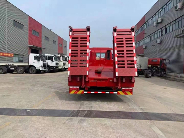 【國(guó)六】江淮K5小三軸挖機(jī)平板車