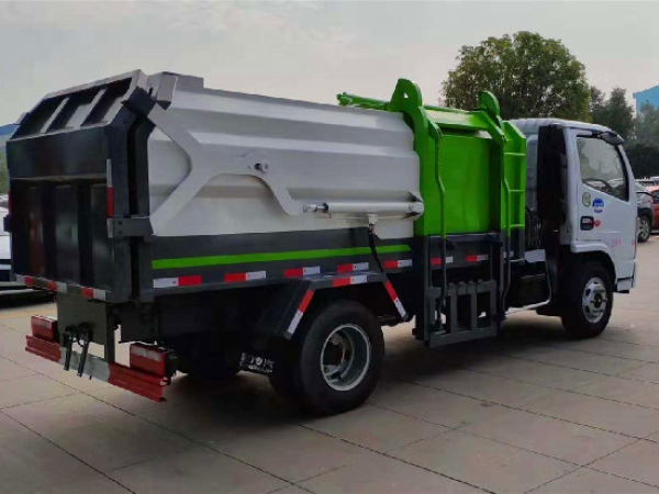 東風(fēng)小多利卡國(guó)六5方側(cè)裝壓縮垃圾車