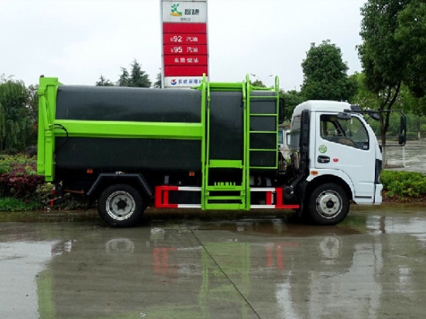 東風(fēng)多利卡國(guó)六8方側(cè)裝壓縮垃圾車(chē)