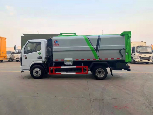 東風小多利卡國六7方側(cè)裝垃圾車