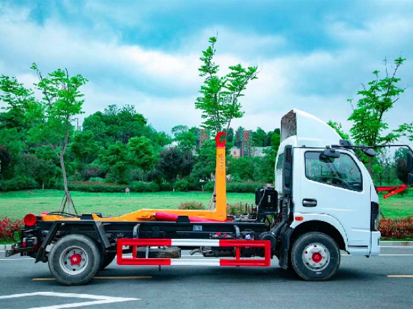 國六東風(fēng)多利卡8方車廂可卸式（鉤臂）垃圾車