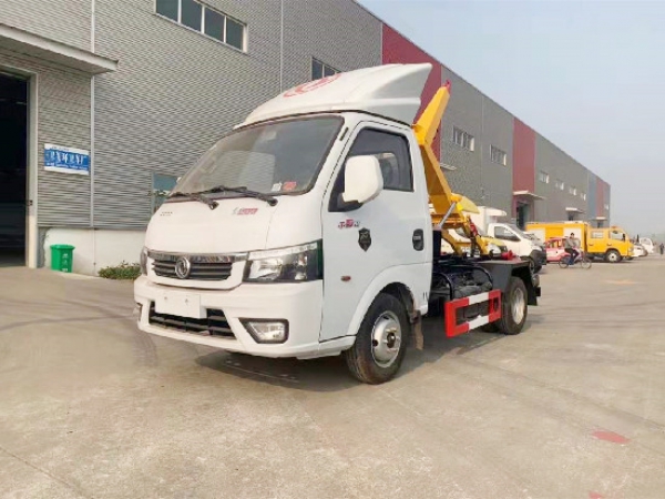 東風(fēng)途逸國(guó)六汽油3~4方車(chē)廂可卸（鉤臂）式垃圾車(chē)