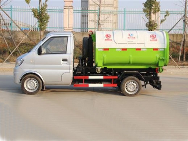 東風(fēng)小康國六3方車廂可卸（鉤臂）式垃圾車