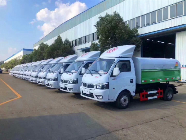 東風(fēng)途逸國(guó)六3~4方密封垃圾車
