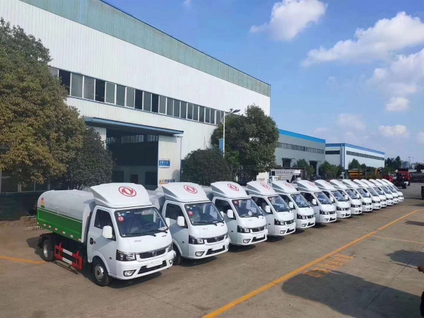 東風(fēng)途逸國(guó)六3~4方密封垃圾車