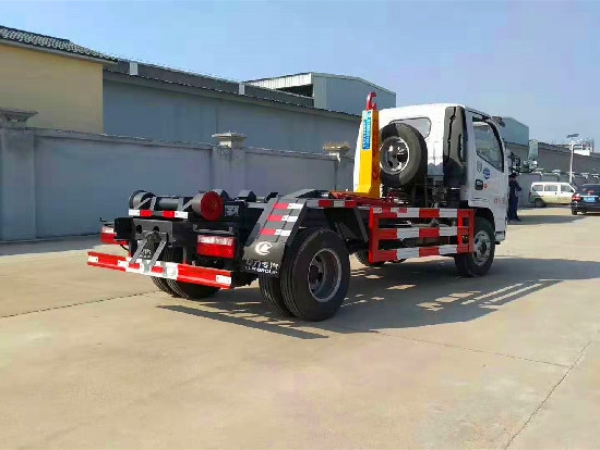 東風小多利卡國六藍牌車廂可卸（鉤臂5方）式垃圾車