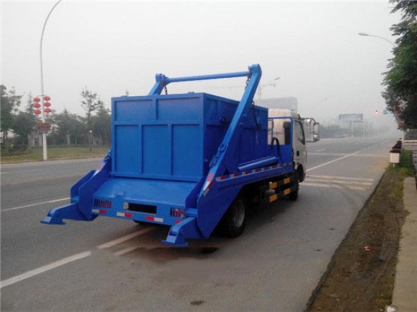 東風(fēng)多利卡擺臂式垃圾車（6方）