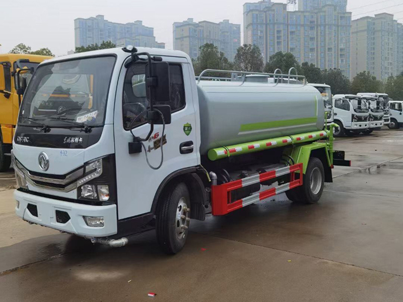 東風(fēng)多利卡5噸灑水車