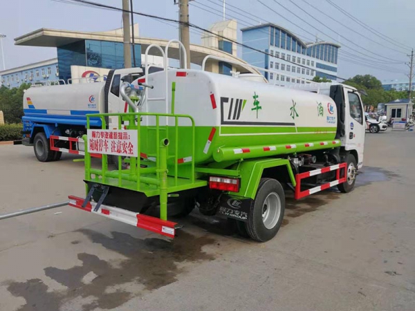 東風(fēng)多利卡5噸灑水車
