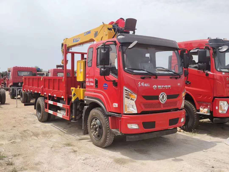 東風(fēng)暢行D1隨車吊8噸隨車吊價格
