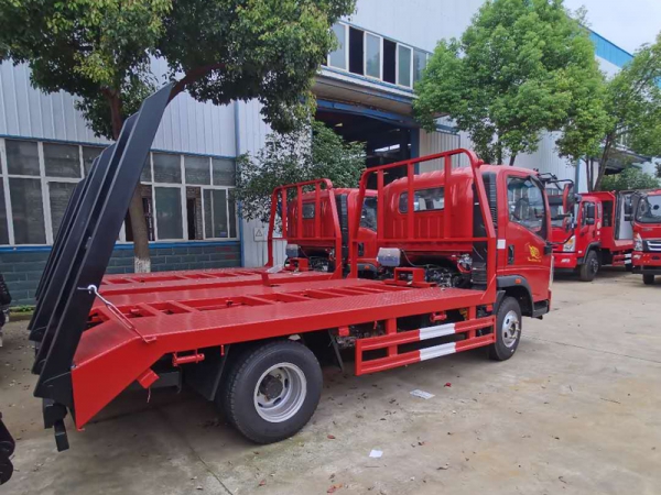 國(guó)六豪沃藍(lán)牌平板運(yùn)輸車