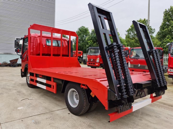 重汽王牌小黃牌平板運(yùn)輸車(chē)