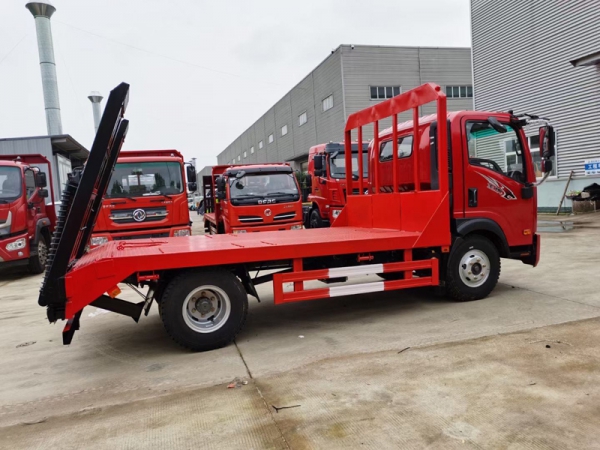 重汽王牌小黃牌平板運(yùn)輸車(chē)