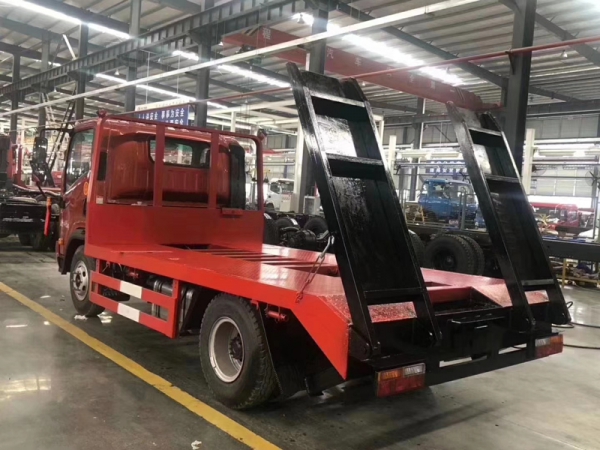重汽王牌小黃牌平板運(yùn)輸車(chē)