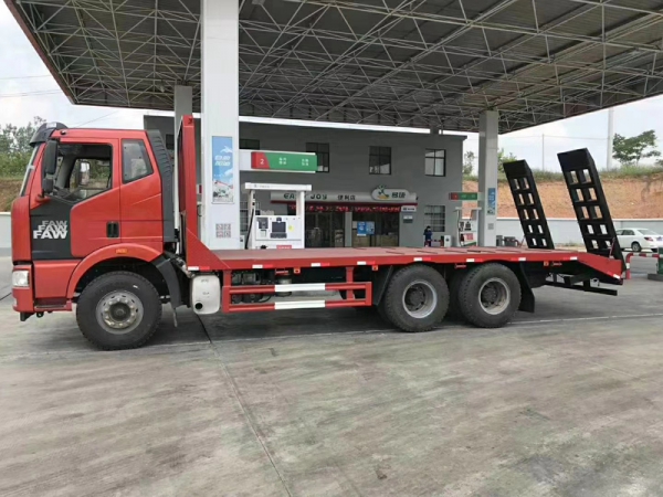 解放J6后八輪平板運輸車