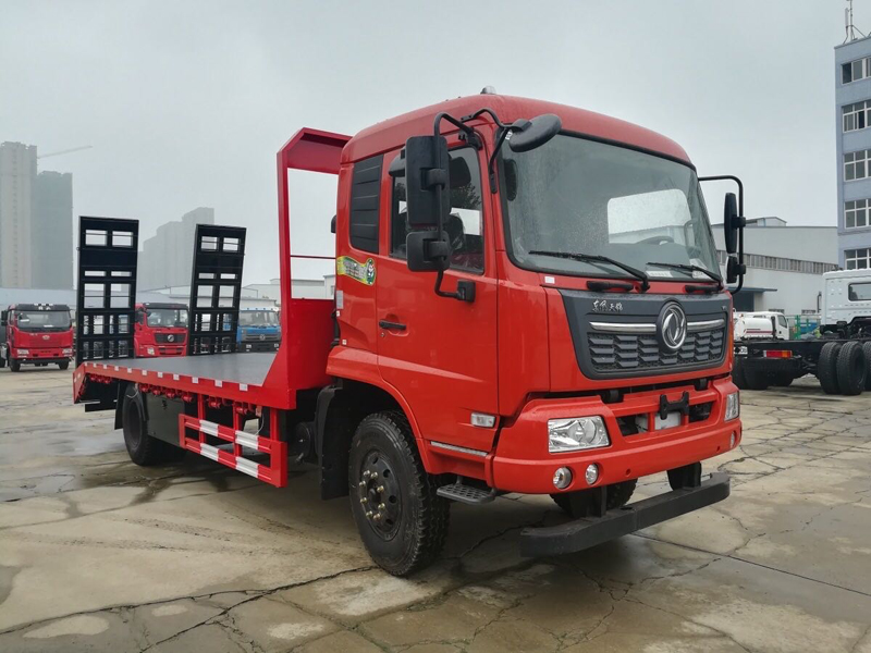 東風(fēng)天錦平板拖車