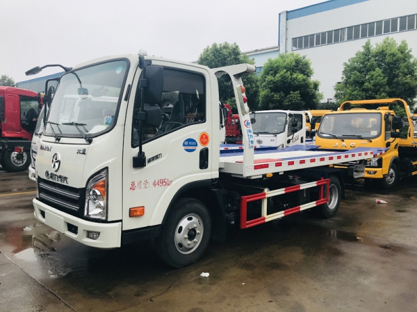 大運(yùn)藍(lán)牌清障車一拖二