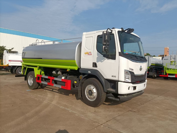 東風(fēng)柳汽15噸灑水車(chē)