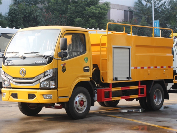 東風(fēng)小多利卡5方高壓清洗車(chē)