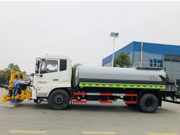 東風(fēng)天錦護欄清洗車