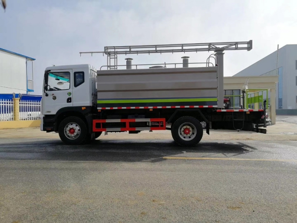 東風D9鐵路噴霧抑塵車