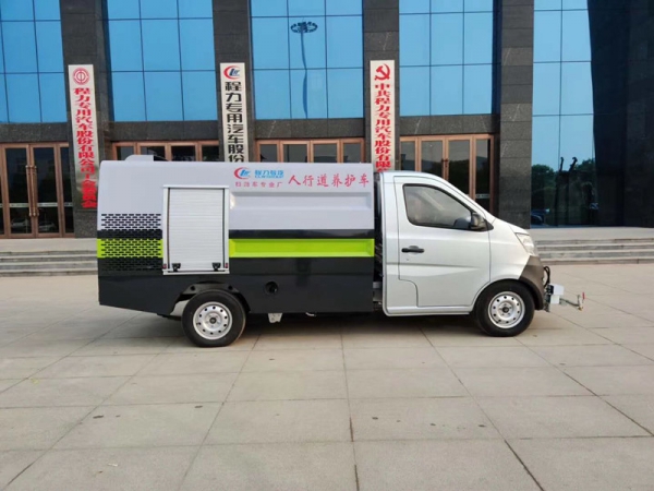長(zhǎng)安2.5方路面養(yǎng)護(hù)車，清洗車多少錢