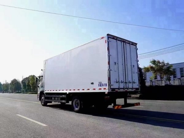 國(guó)六江淮帥鈴Q9冷藏車(chē)6.8米貨廂