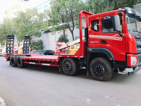 華神前四后八凹板拖車(chē)