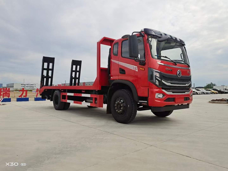 東風(fēng)華神T3平板拖車(chē)板長(zhǎng)4.7米