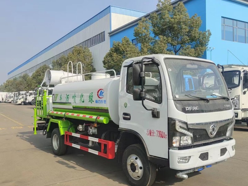 小多利卡5噸綠化噴灑車(chē)，30米打藥車(chē)