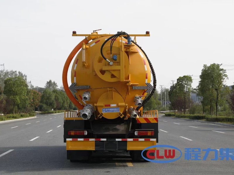 重汽豪沃22方清洗吸污車(chē)