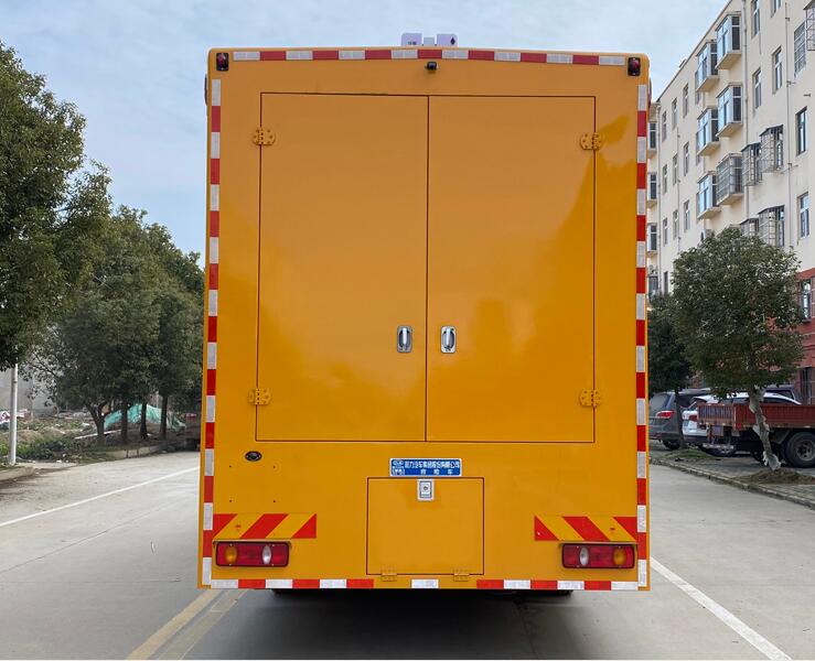 東風(fēng)天錦3000-4000大流量搶險(xiǎn)車(chē)