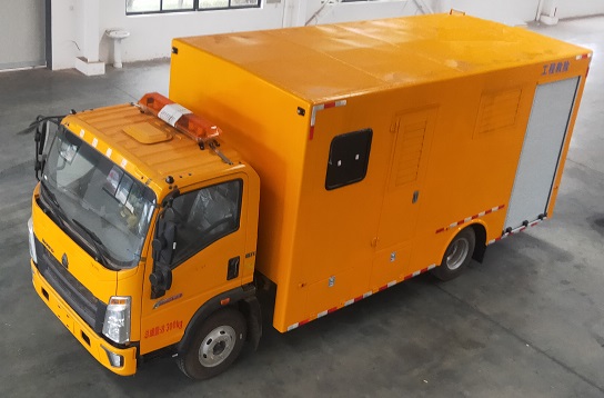 重汽小豪沃2000-3000方救險(xiǎn)車(chē)